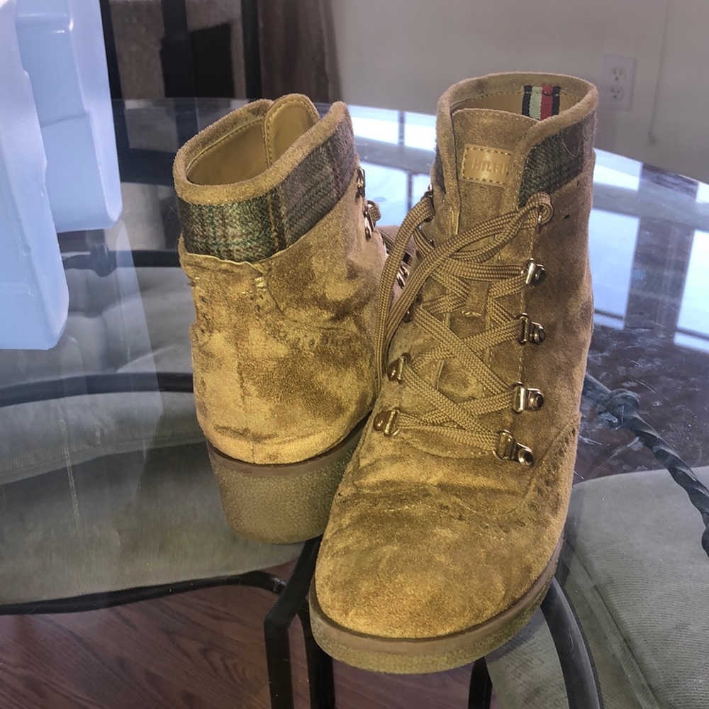 Tommy Hilfiger size 7 1/2 boots